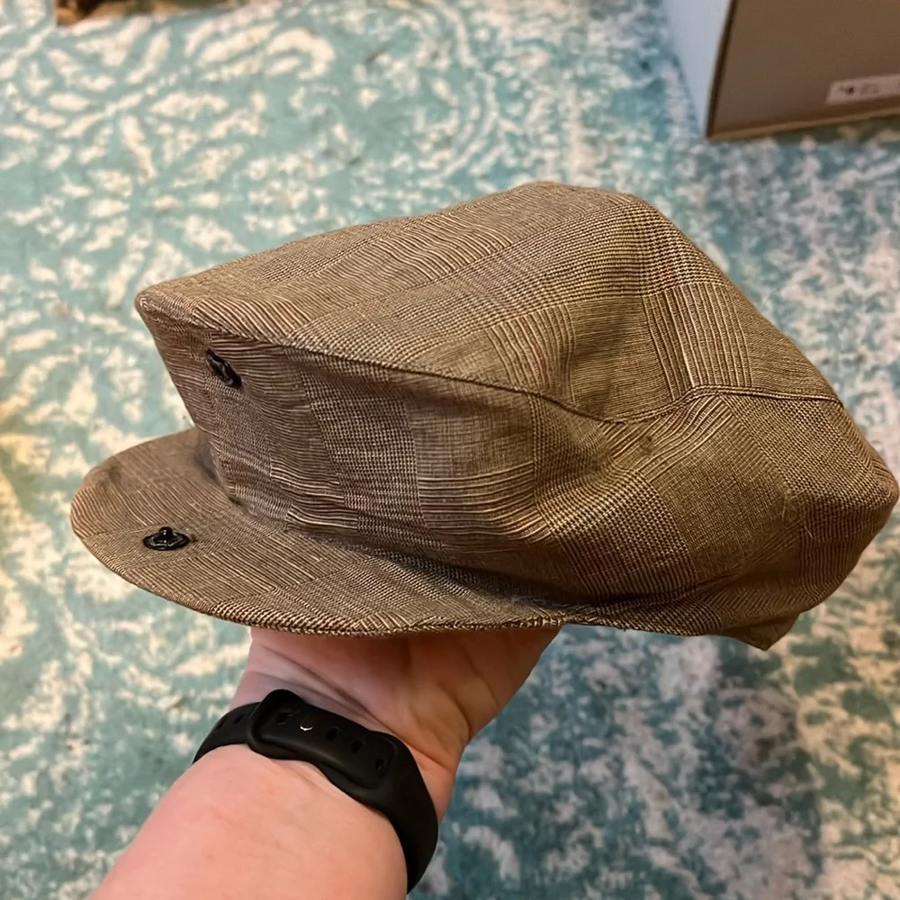 Lilith cap - Picture 1 of 4